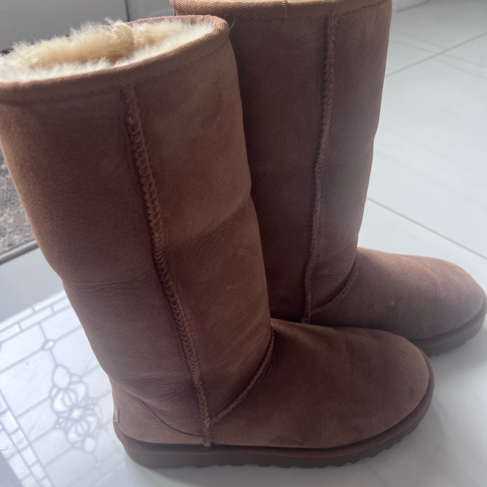 UGG Classic Tall II Sheepskin Boots in Chestnut Color Size 7 - Picture 6 of 10
